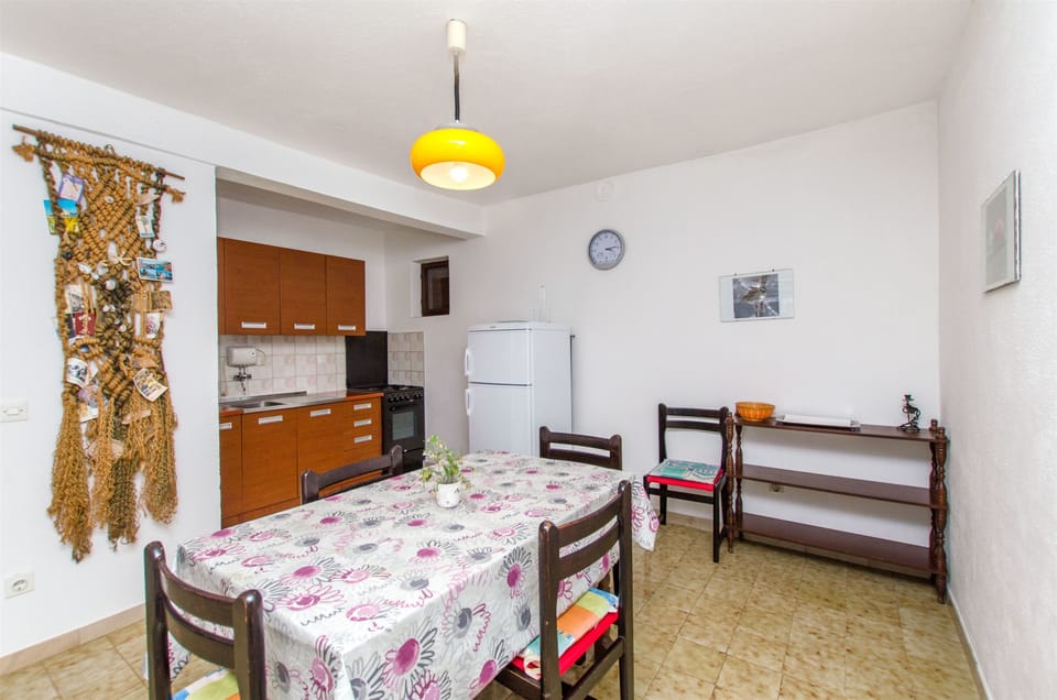 Apartment (A1) | Private kitchen | Espresso maker, coffee/tea maker, fridge, oven