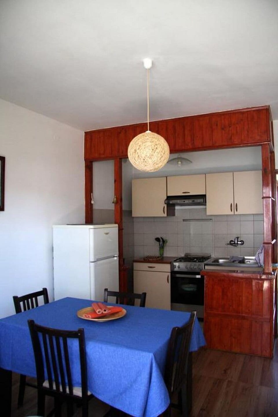 Apartment (A1) | Private kitchen | Fridge, oven, stovetop, electric kettle