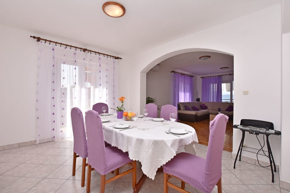 Apartment (A1) | Dining