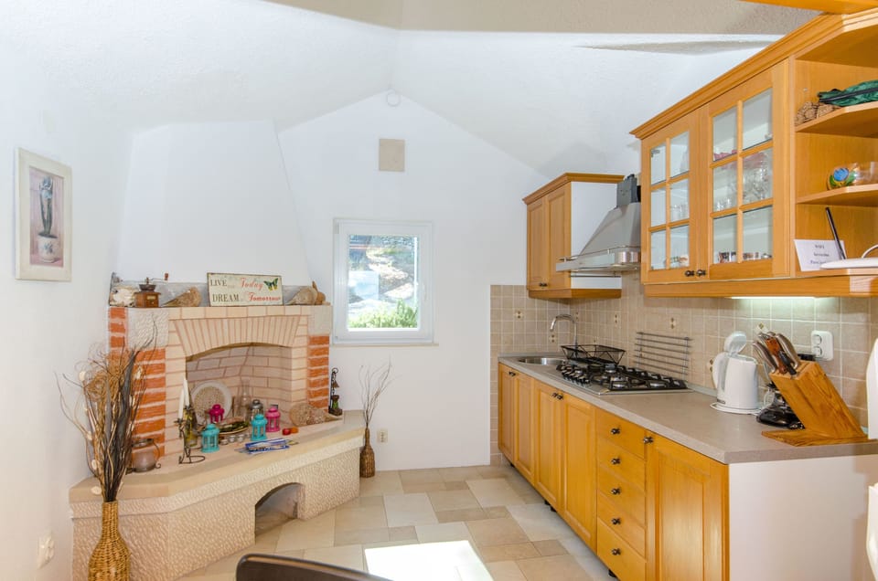 Private kitchen | Fridge, stovetop, espresso maker, coffee/tea maker