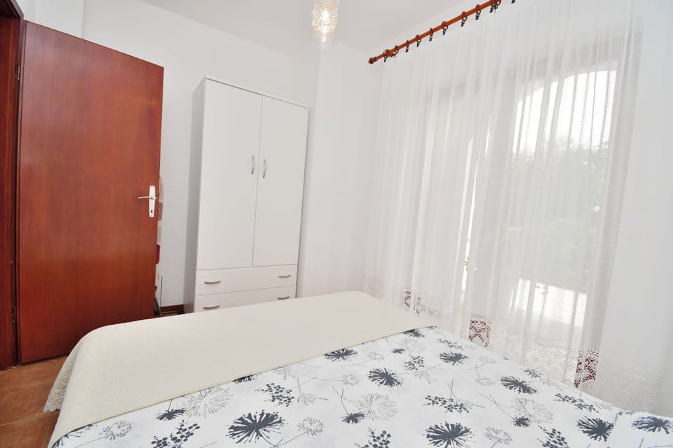 Apartment (A1) | 1 bedroom, iron/ironing board, bed sheets