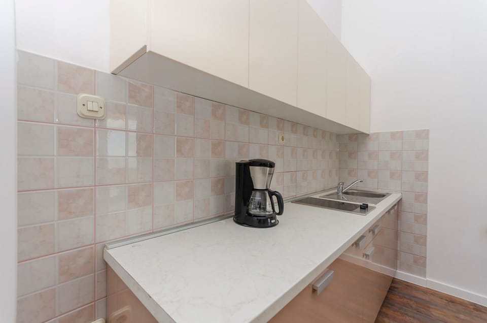 Private kitchen | Fridge, stovetop, espresso maker, electric kettle