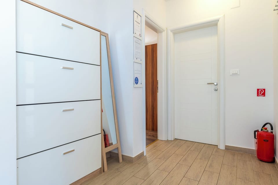 House | In-room safe, iron/ironing board, WiFi (free)
