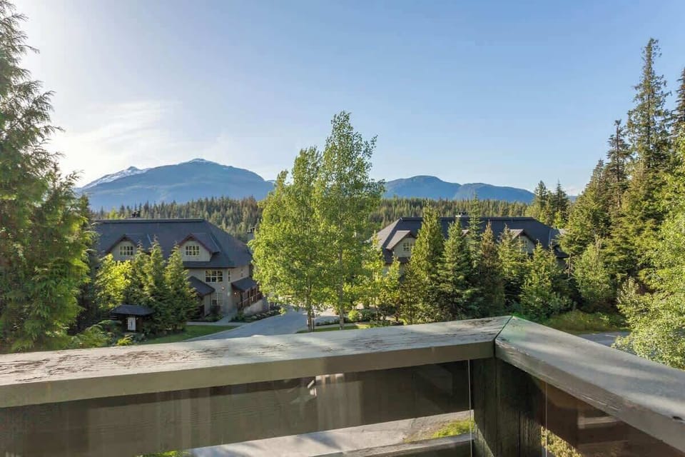 - Balcony view of mountains and forest charm  
- Serene spot for coffee or evening relaxation  
- Enjoy sunshine and fresh alpine breezes  