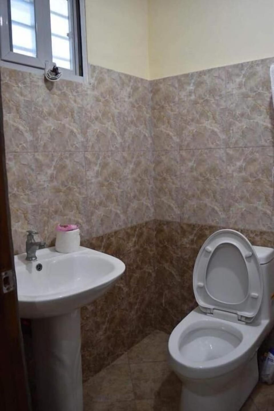 Shower, rainfall showerhead, towels