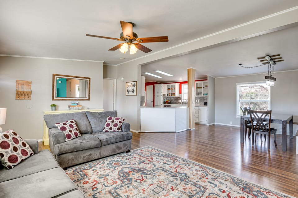 Living Room | Smart TV