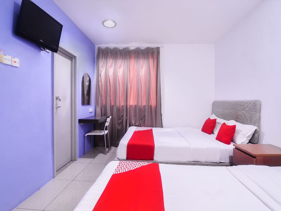 Superior Suite | Desk, free WiFi, bed sheets