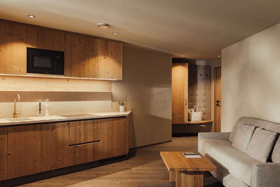 Apartment | Living area | Flat-screen TV, heated floors