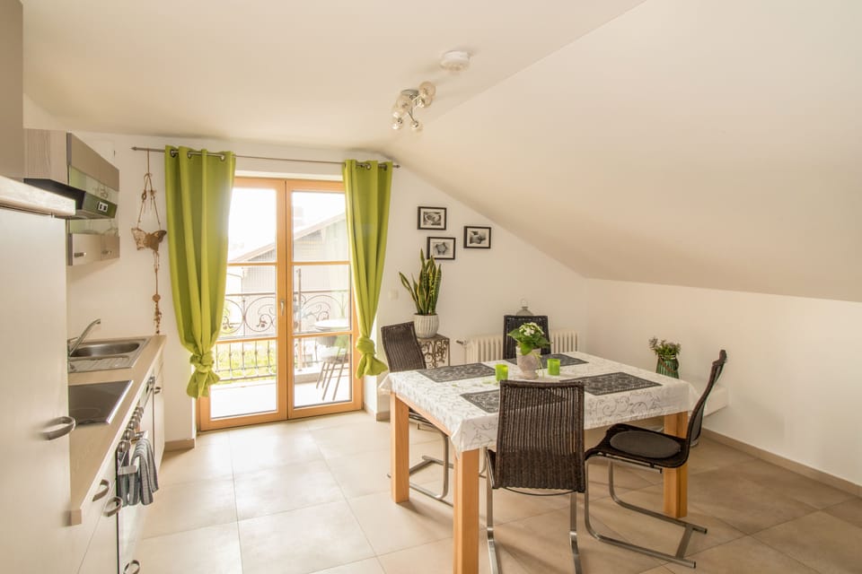 Apartment, 1 Bedroom, Balcony (FeWo Kampenwand) | Private kitchen | Electric kettle, cookware/dishes/utensils