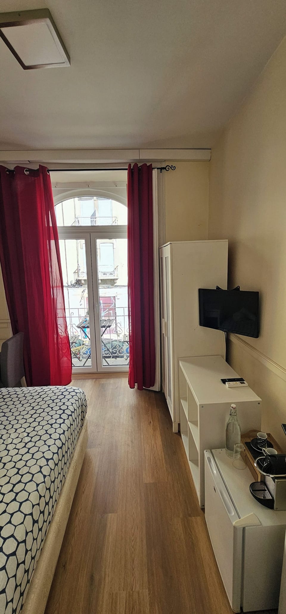 Deluxe Double Room, Balcony | Minibar, free WiFi, bed sheets