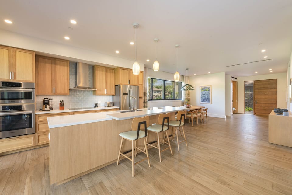 Full size modern Kitchen with island seating.