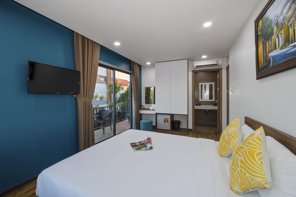 Deluxe Double Room | Premium bedding, minibar, desk, blackout drapes