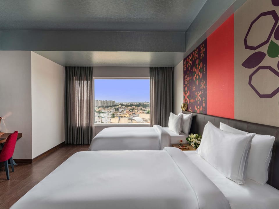 Executive Club Twin Room Non Smoking | Club Lounge Access | Premium bedding, pillowtop beds, minibar, in-room safe
