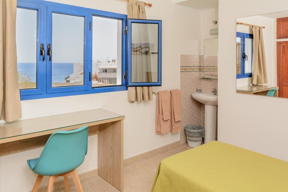 Memory foam beds, WiFi (free), bed sheets