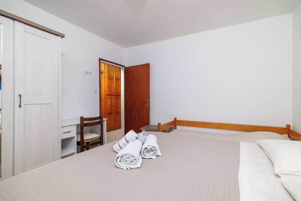 Apartment (A1) | 1 bedroom, free WiFi, bed sheets