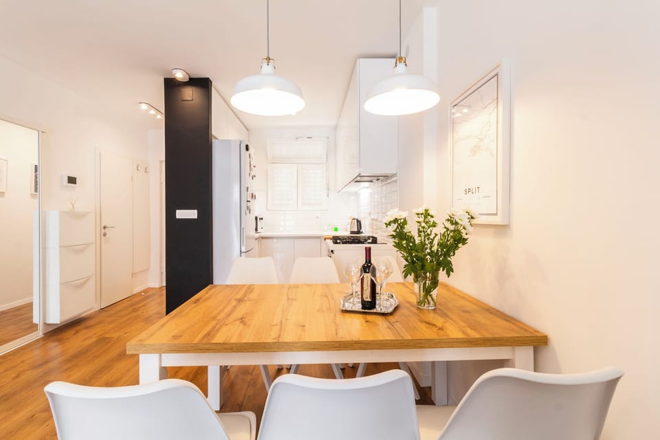 Apartment (A1) | Private kitchen | Fridge, microwave, oven, stovetop