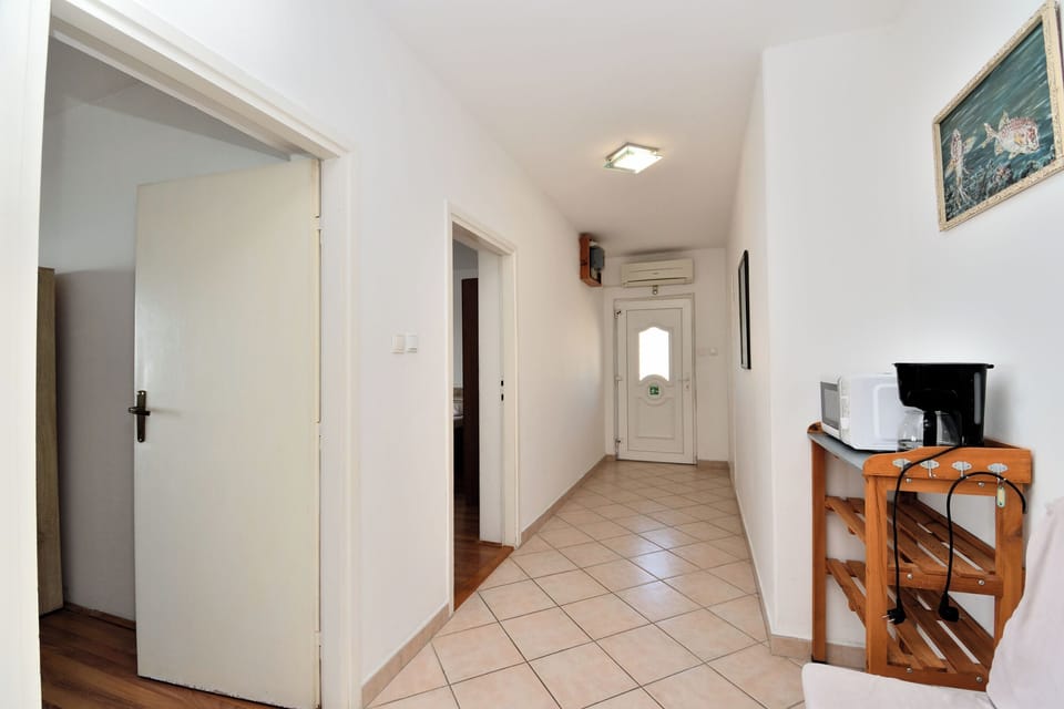 Apartment (A2) | Hallway