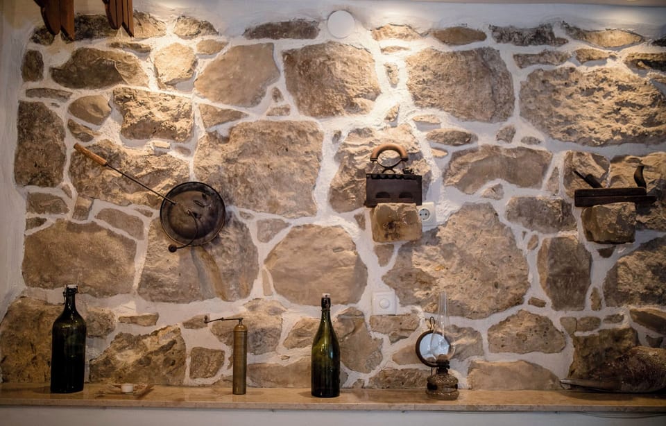 House Predrag House in Supetarska Draga