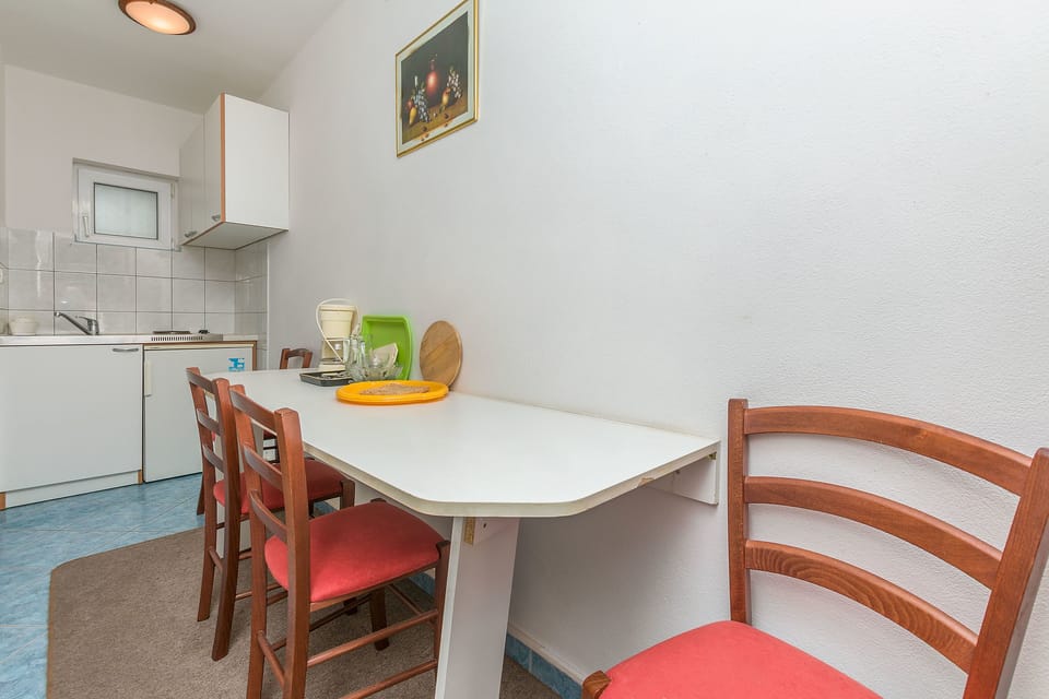 Private kitchen | Fridge, oven, stovetop, dishwasher