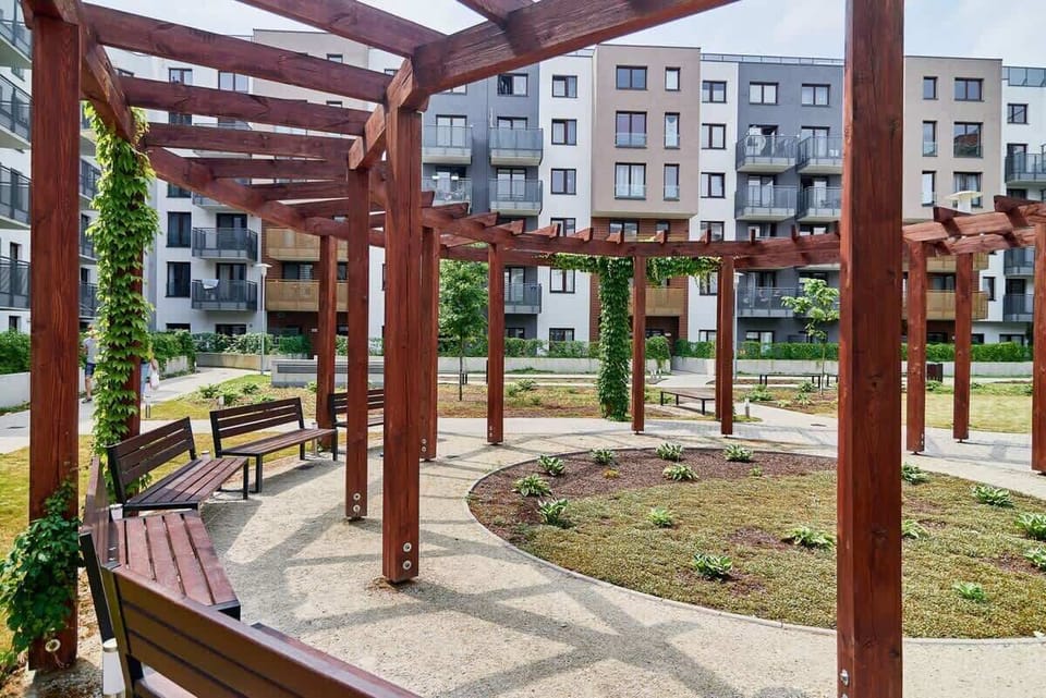 Garden of Świstackiego 19/10 apartment building