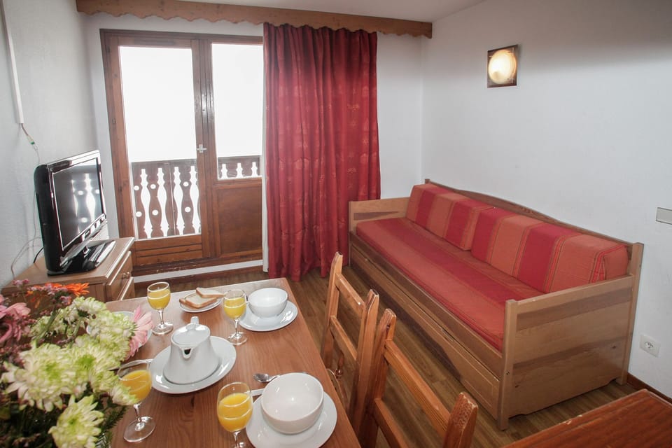 Some apartments have a balcony. Please let us know what you would prefer.