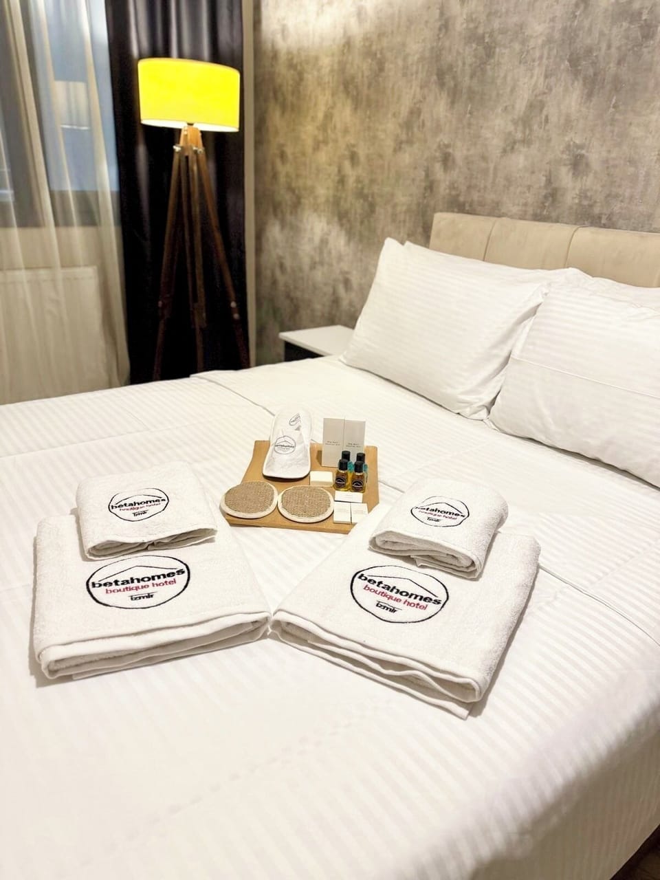 15 bedrooms, minibar, desk, laptop workspace