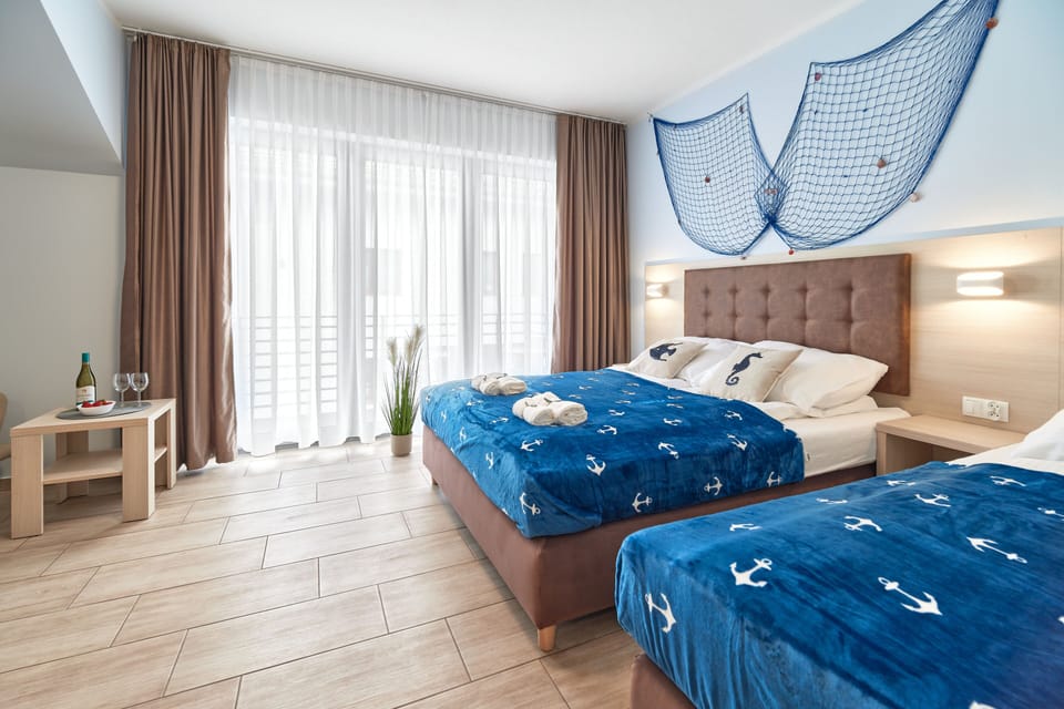 Family Room | Living area | Flat-screen TV