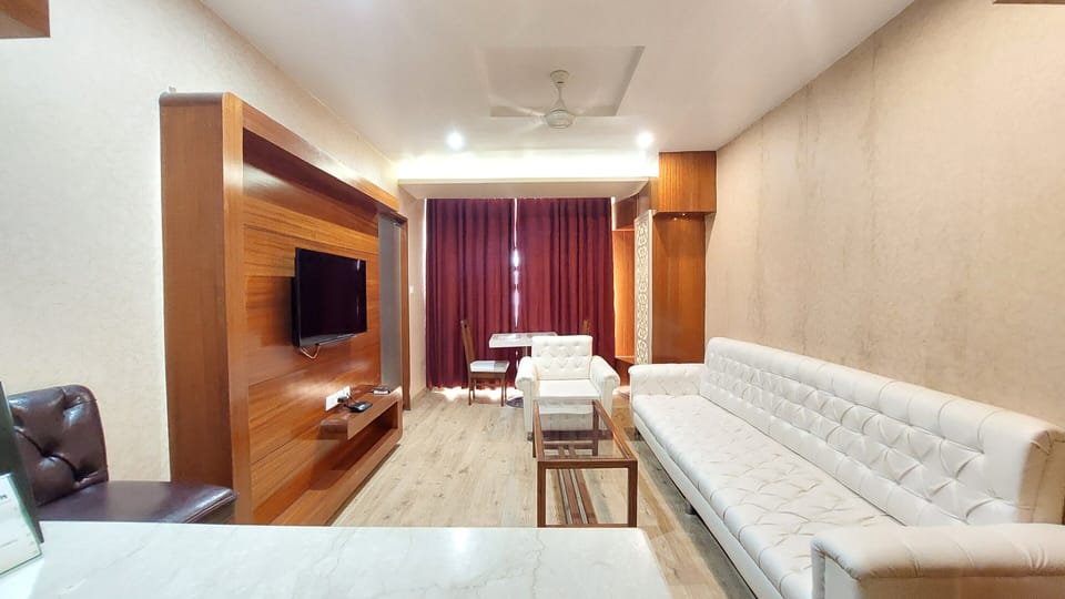 Presidential Double Room, 1 Bedroom, Non Smoking, City View | Living area | 36-inch LED TV with cable channels, TV