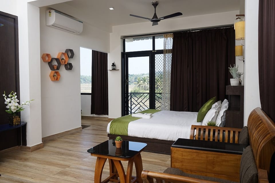 Superior Room | In-room safe, soundproofing, free WiFi, bed sheets