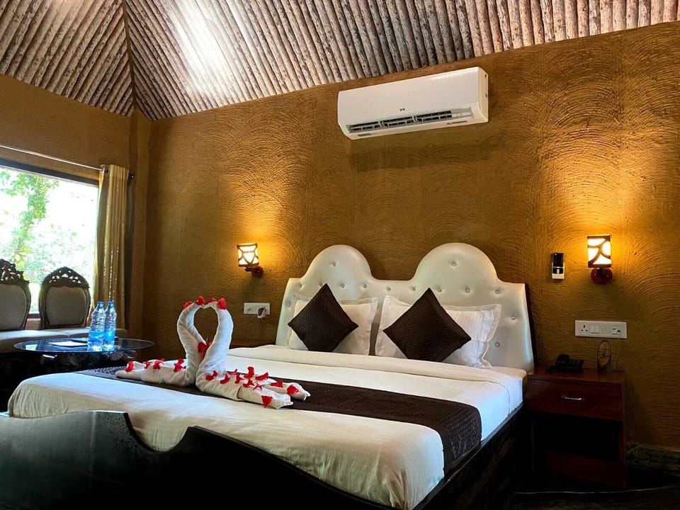 Village Theme Luxury Room (Plunge Pool) | Laptop workspace, iron/ironing board, free WiFi, bed sheets