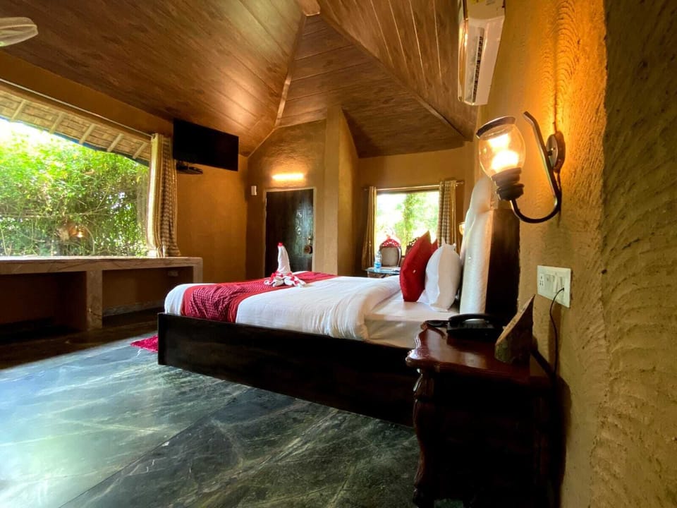 Village Theme Luxury Room | Laptop workspace, iron/ironing board, free WiFi, bed sheets