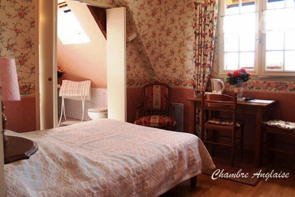 Double Room | Individually decorated, individually furnished, desk, laptop workspace