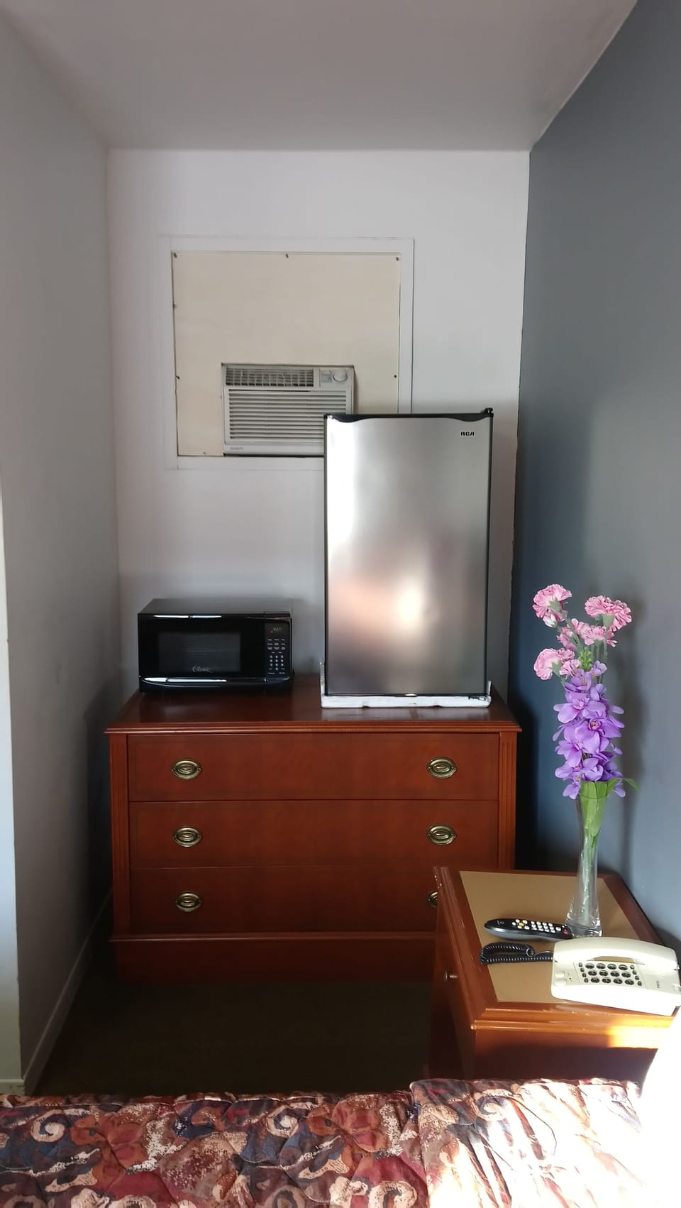 Standard Room | Desk, WiFi (free), bed sheets