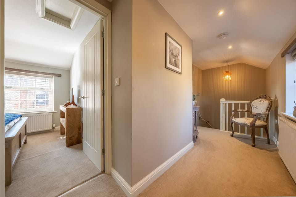 Sandpiper's Cottage: First floor landing