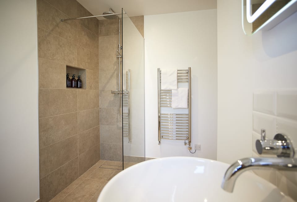 Ground floor: En-suite shower room to bedroom two