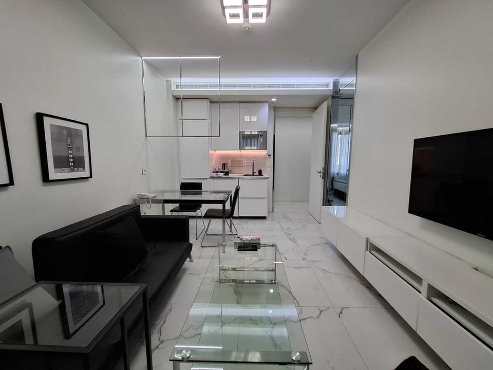 In-room safe, desk, laptop workspace, blackout drapes