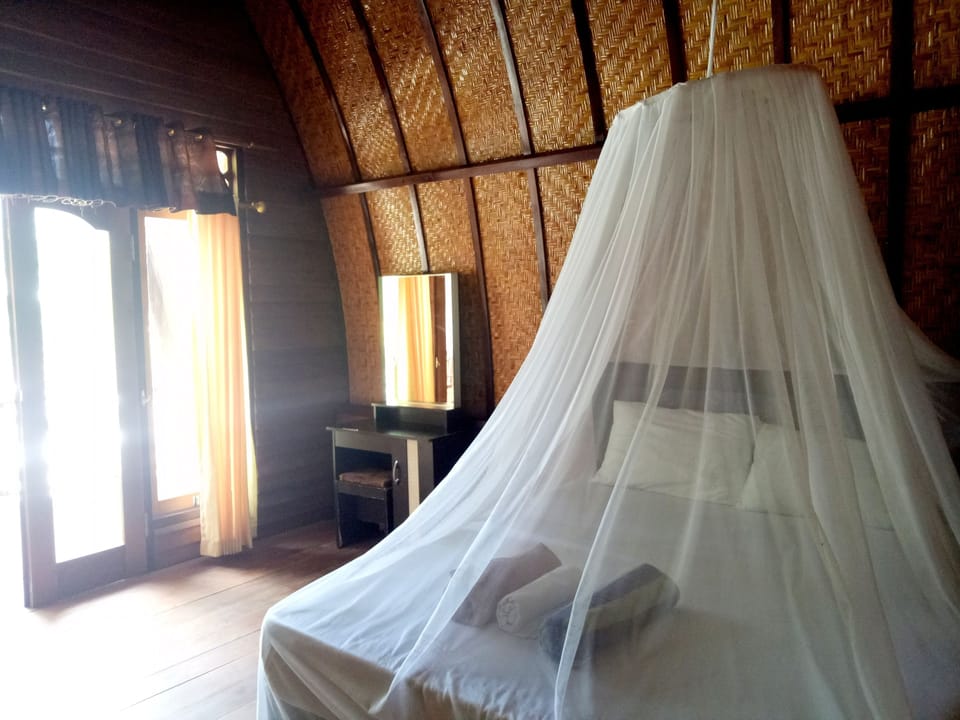 Standard Bungalow, Garden View | Pillowtop beds, WiFi (free), bed sheets
