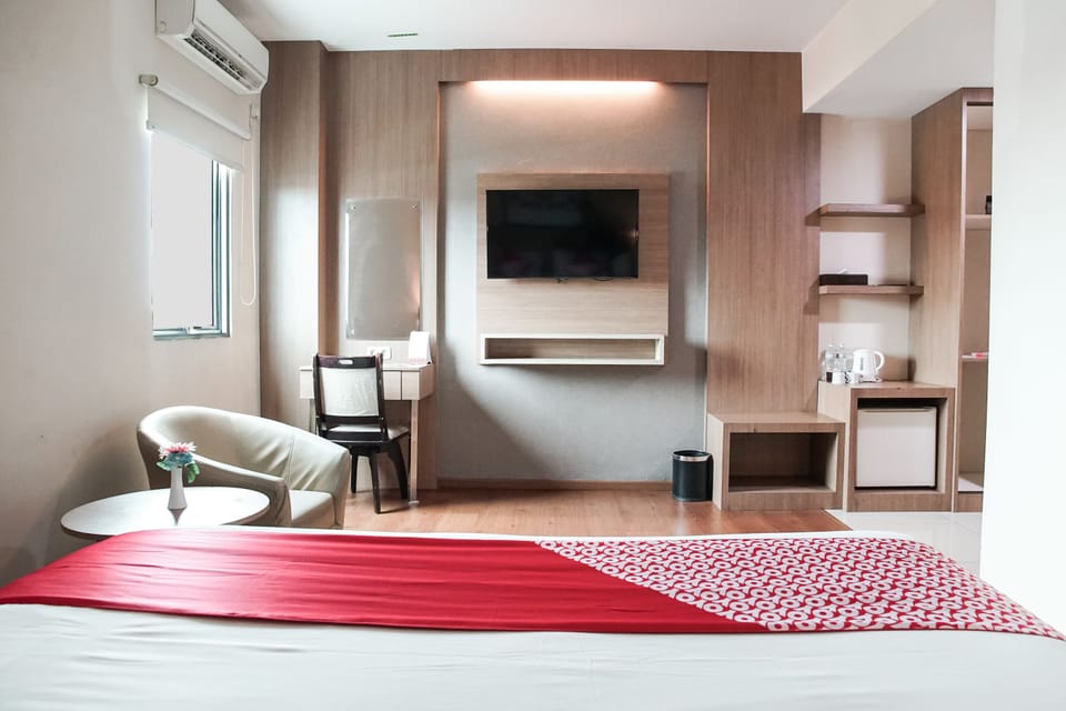 Deluxe Double Room | Desk, free WiFi, bed sheets