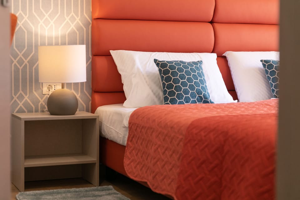 Superior Double or Twin Room, City View | 1 bedroom, in-room safe, desk, soundproofing