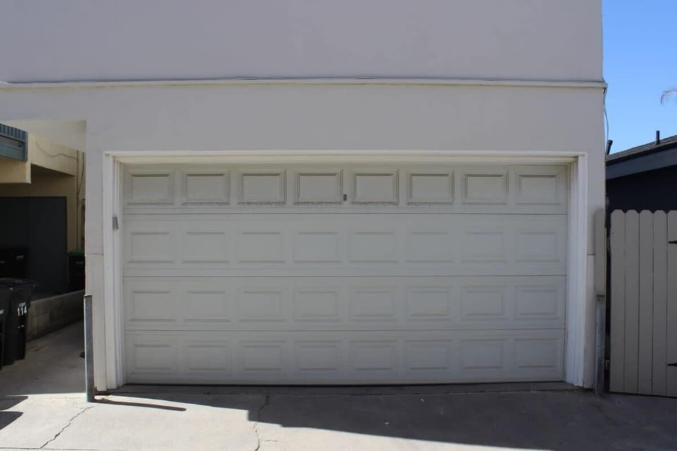 114 42nd St Garage parking