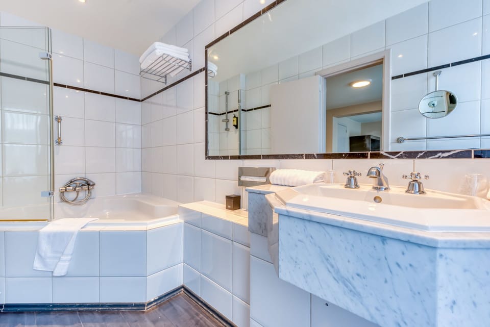 Comfort Room | Bathroom | Free toiletries, hair dryer, towels, soap