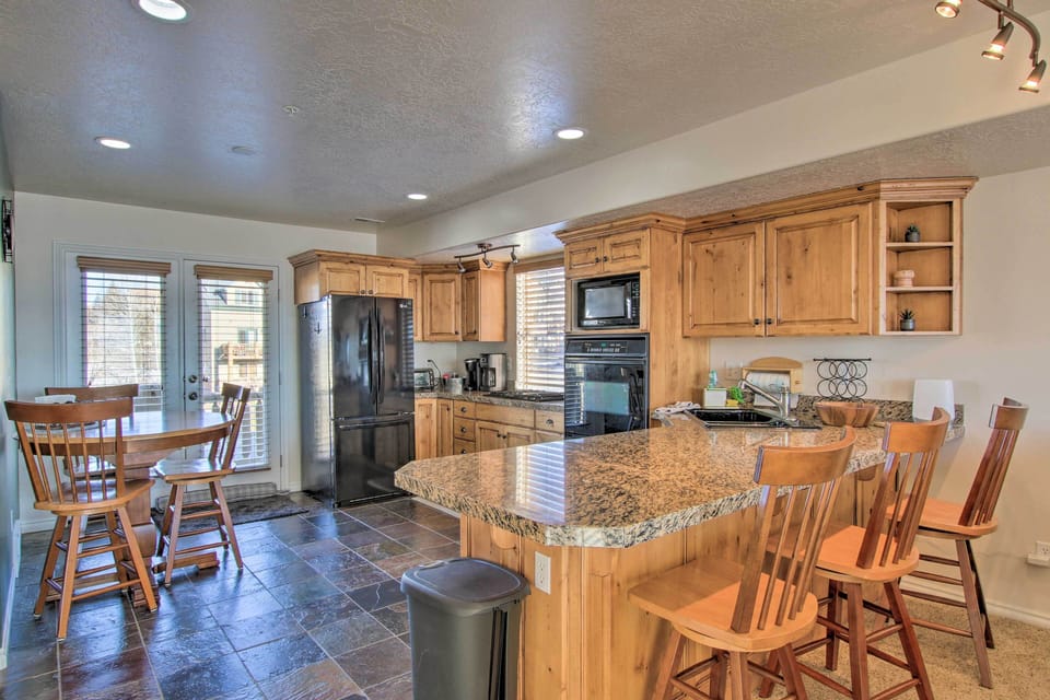 Kitchen | Fully Equipped