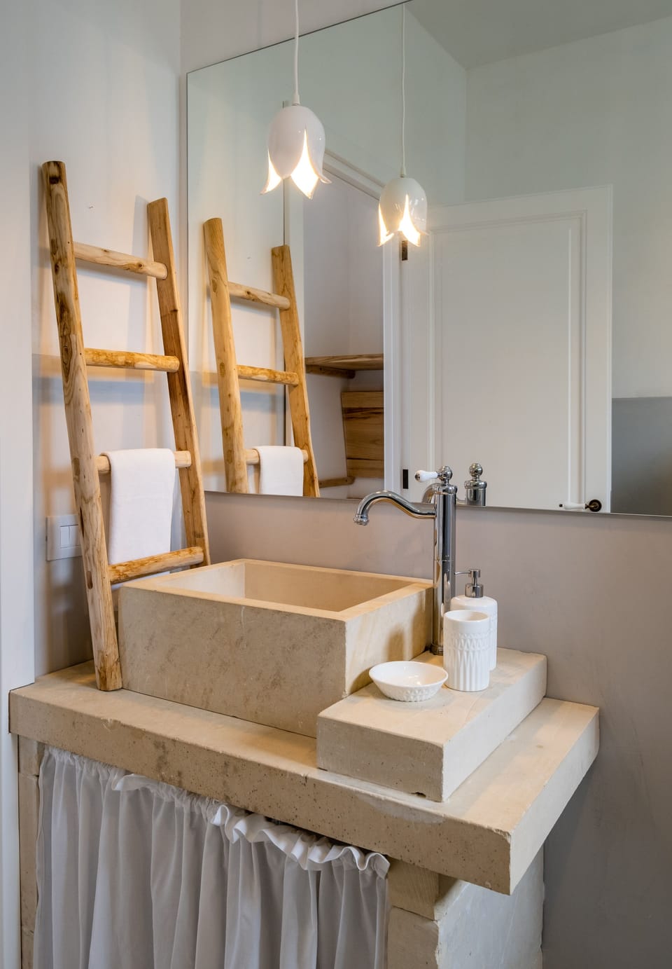 Exclusive Suite | Bathroom | Free toiletries, hair dryer, bidet, towels