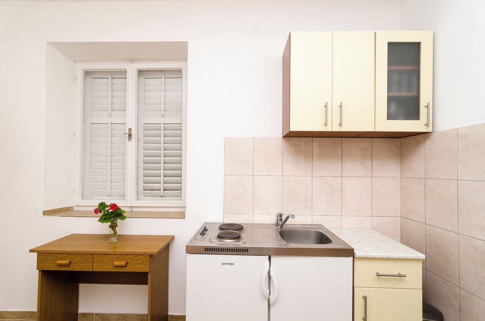 Apartment (Guest House Kiko - One-Bedroom Apartm) | Private kitchen