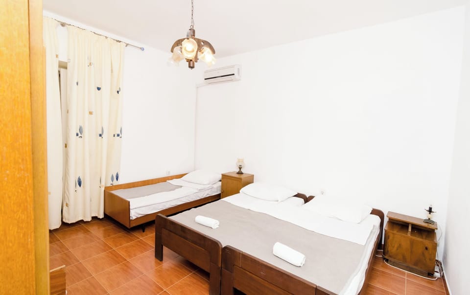 Triple Room (Guest House Kiko - Triple Room) | Premium bedding, free WiFi, bed sheets