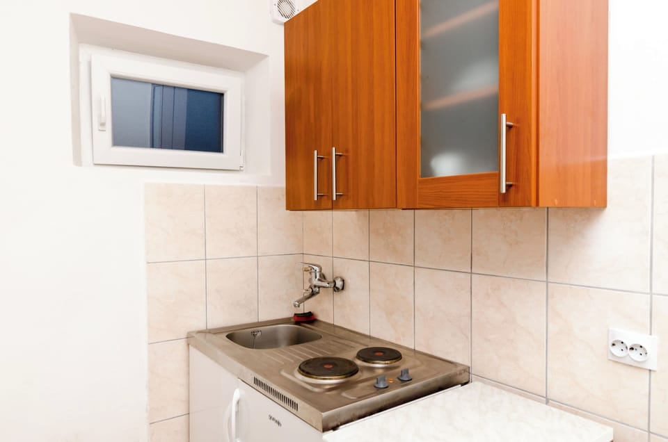 Studio (Guest House Kiko - Studio (A3)) | Private kitchen