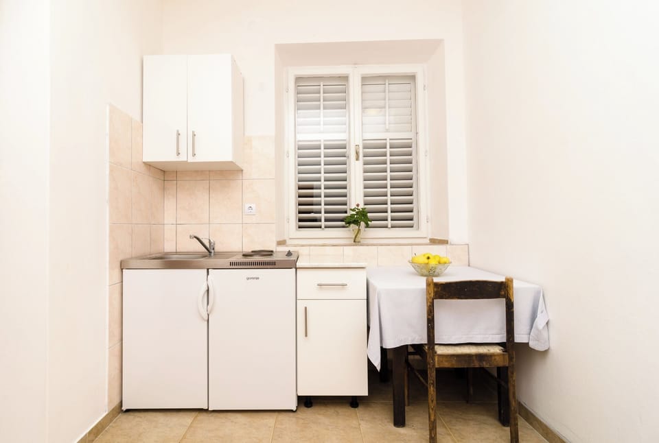 Apartment (Guest House Kiko - Apartment with Bal) | Private kitchen