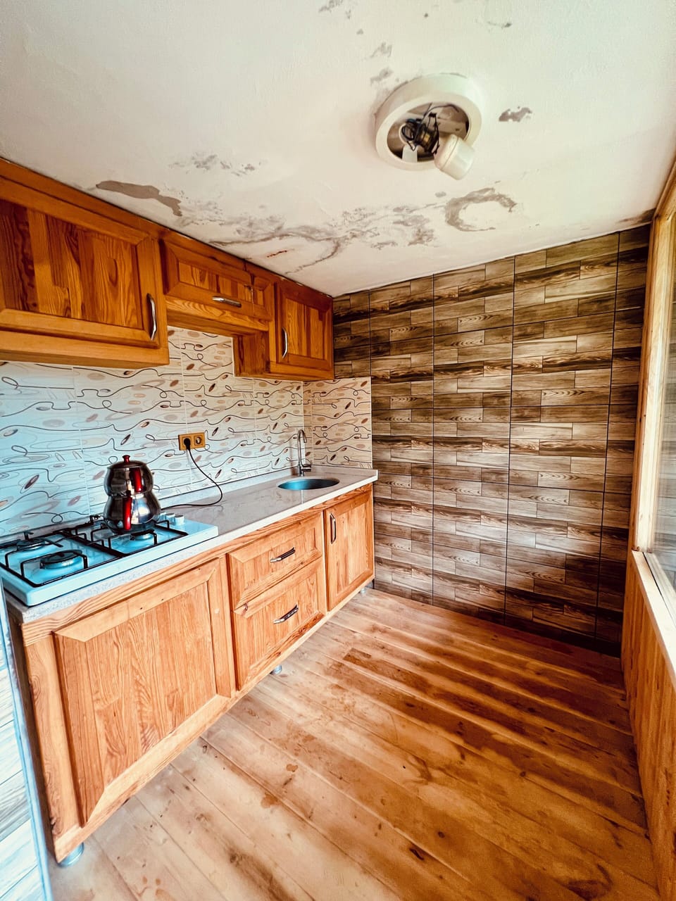 Family Bungalow, 3 Bedrooms, 2 Bathrooms, River View | Private kitchen
