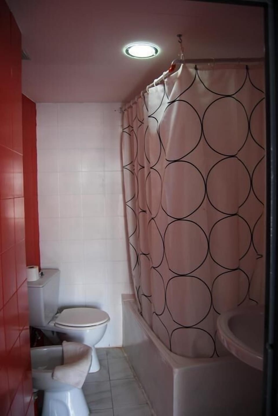 Twin Room | Bathroom | Towels, soap, shampoo, toilet paper