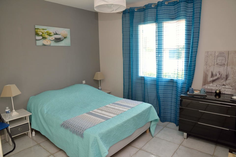 Double Room | 1 bedroom, individually decorated, individually furnished, desk